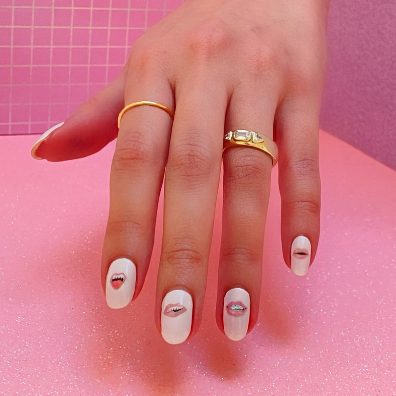 Pucker Power Nail Wrap Kit